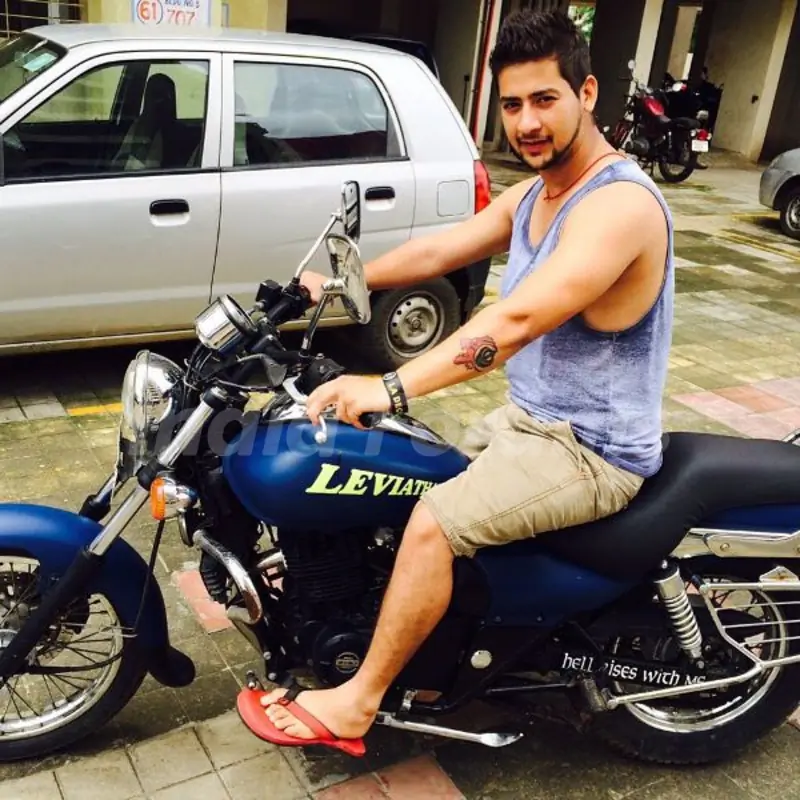 Paras Arora With His Bajaj Avenger