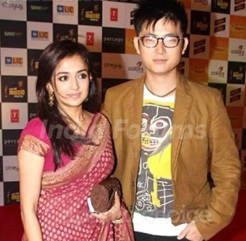 Meiyang Chang WIth Monali Thakur