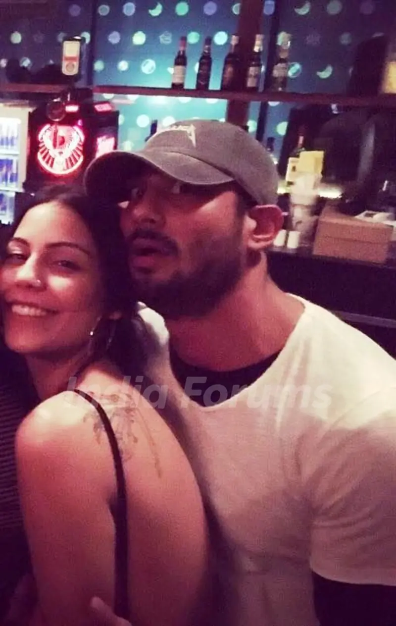 Prateik Babbar With Sanya Sagar