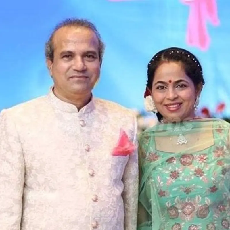 Suresh Wadkar with his wife Padma Wadkar