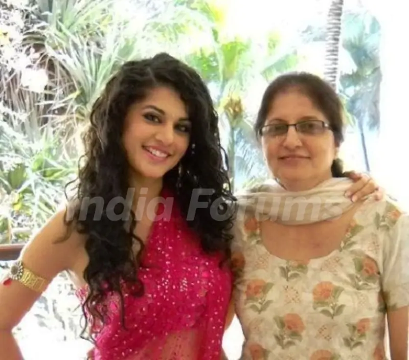 Taapsee Pannu with her mother