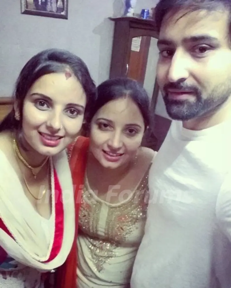 Pradeep Duhan with his sisters