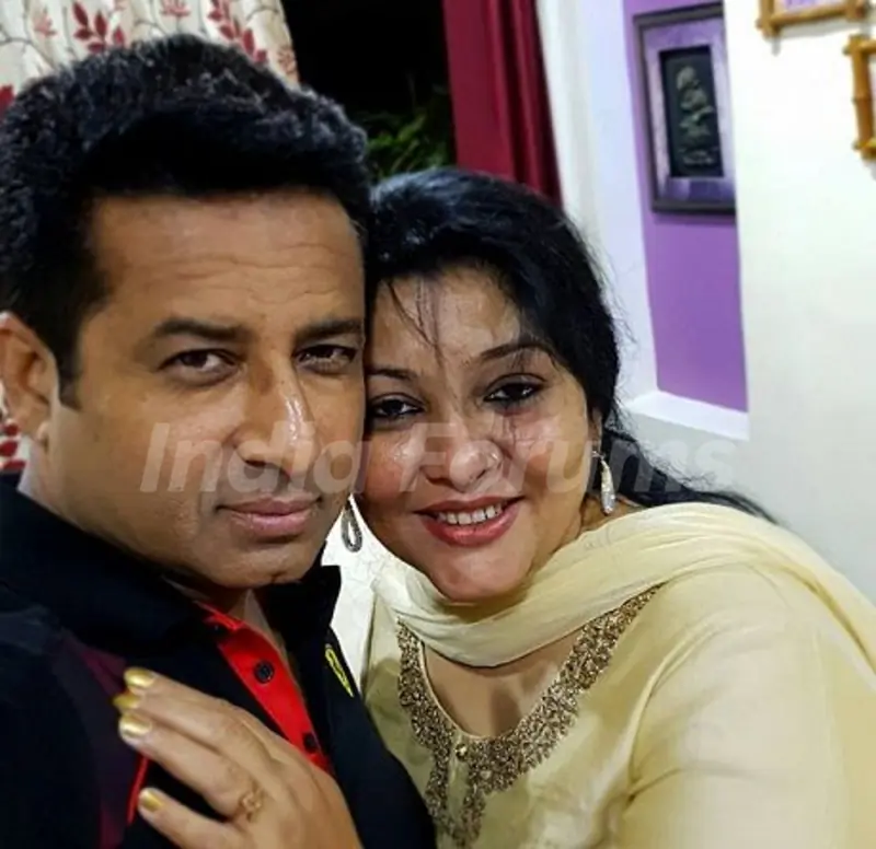 Iqbal Azad with wife Farah
