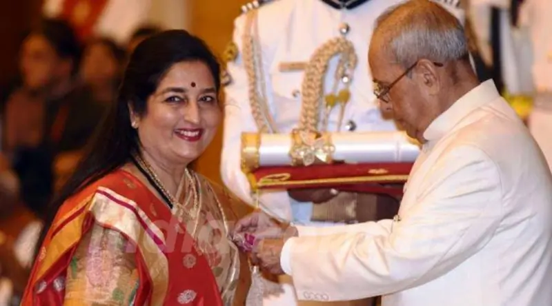 Anuradha Paudwal With Padma Shri