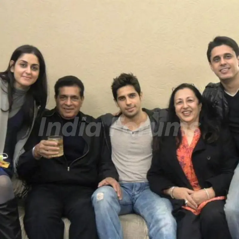Sidharth Malhotra With His Family