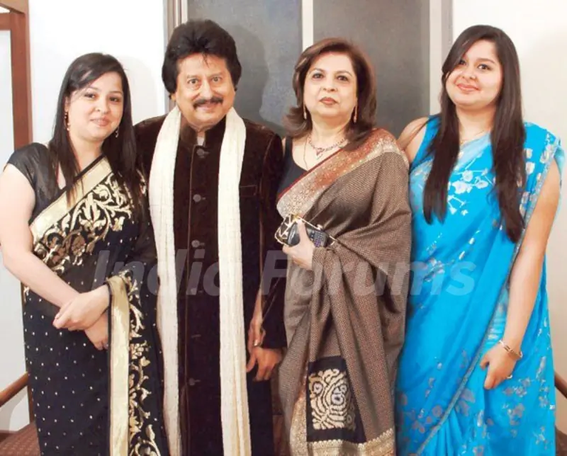 Pankaj Udhas with his wife and daughter