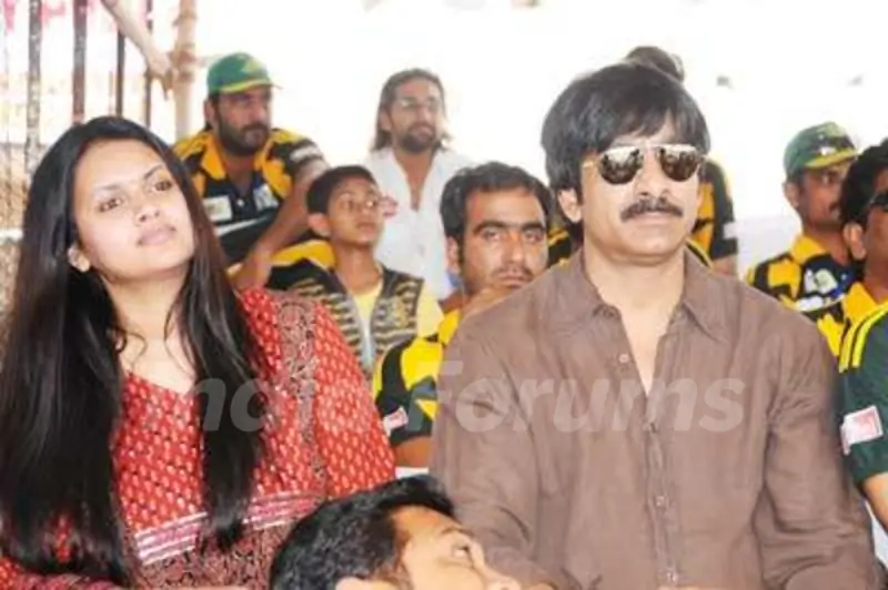 Ravi Teja with his wife