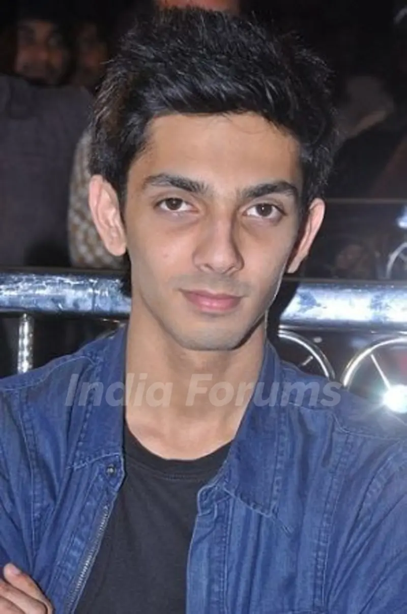 Andrea Jeremiah dated Anirudh Ravichander