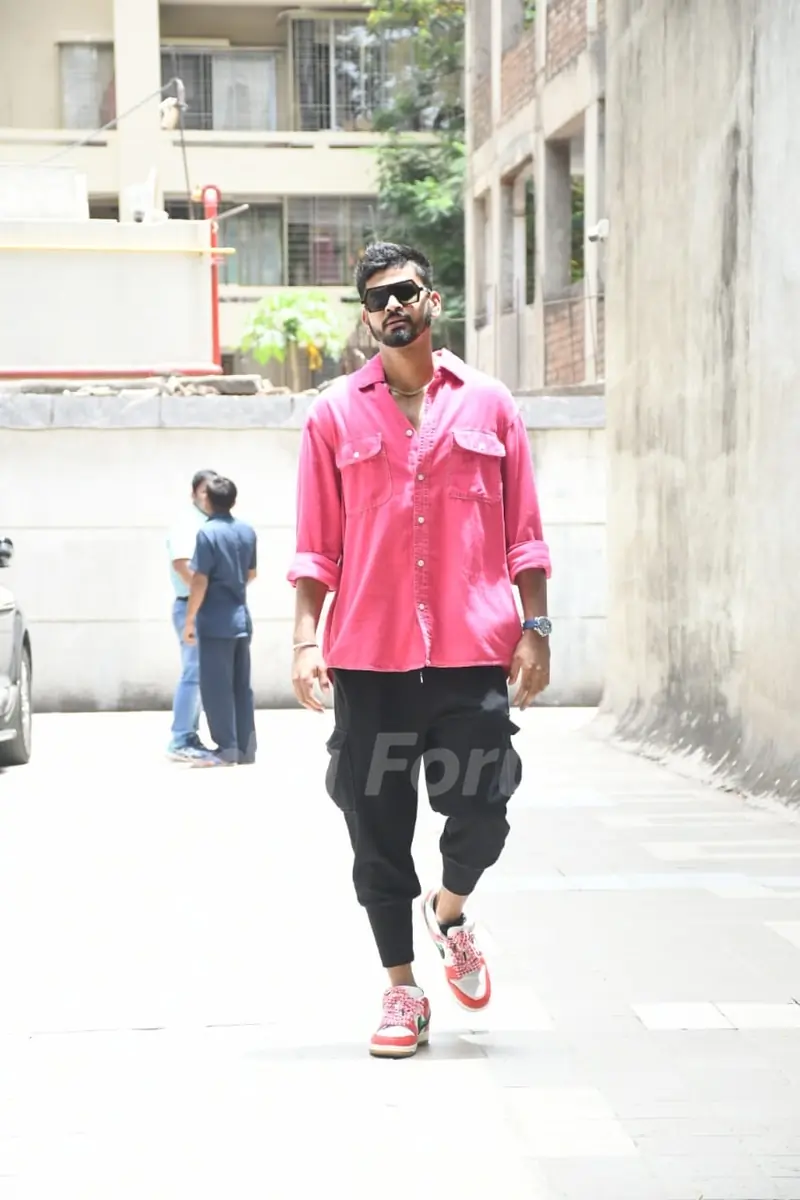 Shreyas Iyer spotted in Bandra