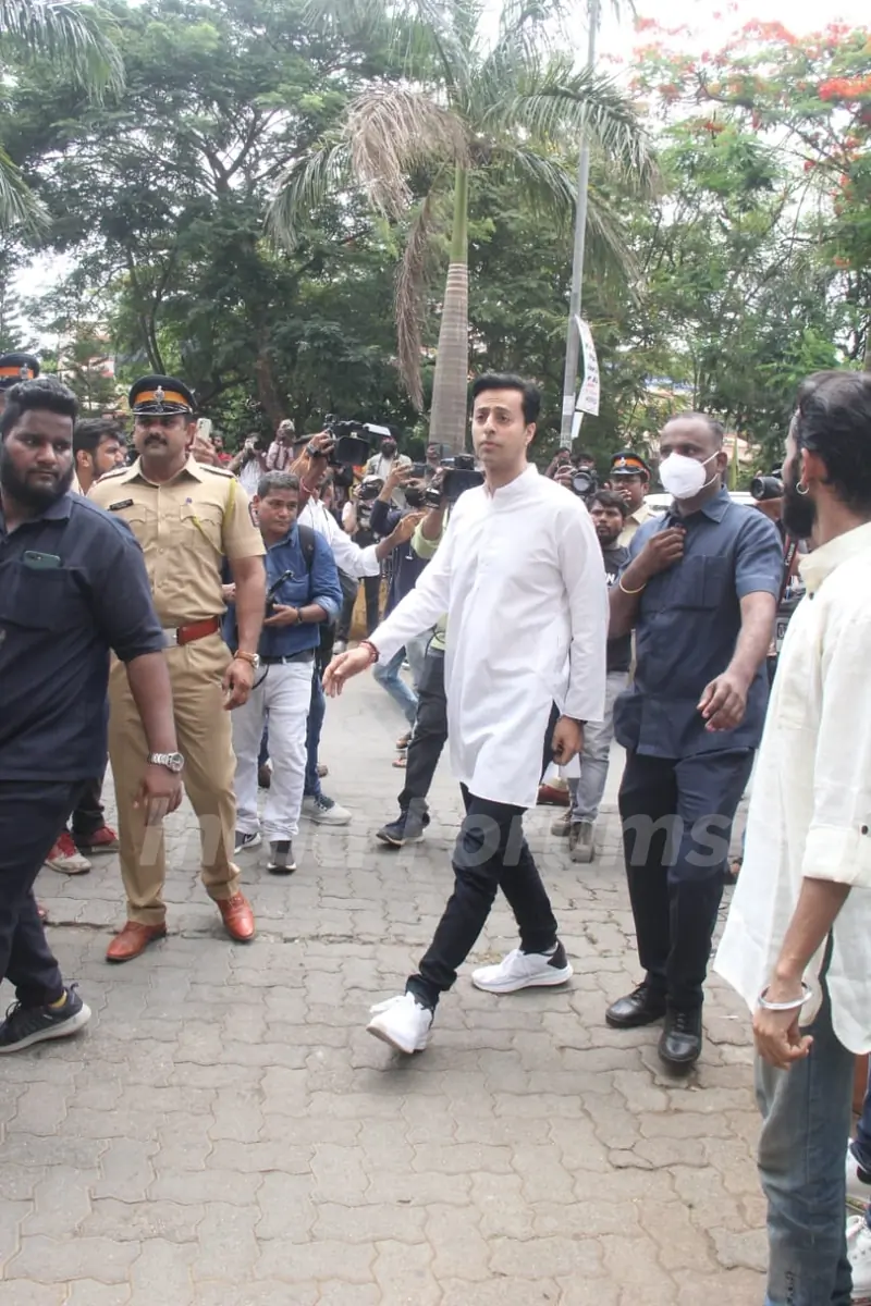 Salim Merchant spotted at KK's house 