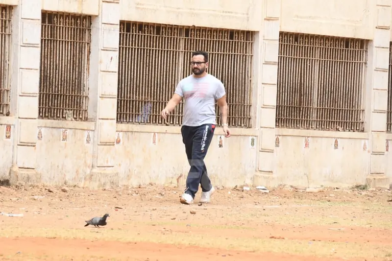 Saif Ali Khan spotted at Khar