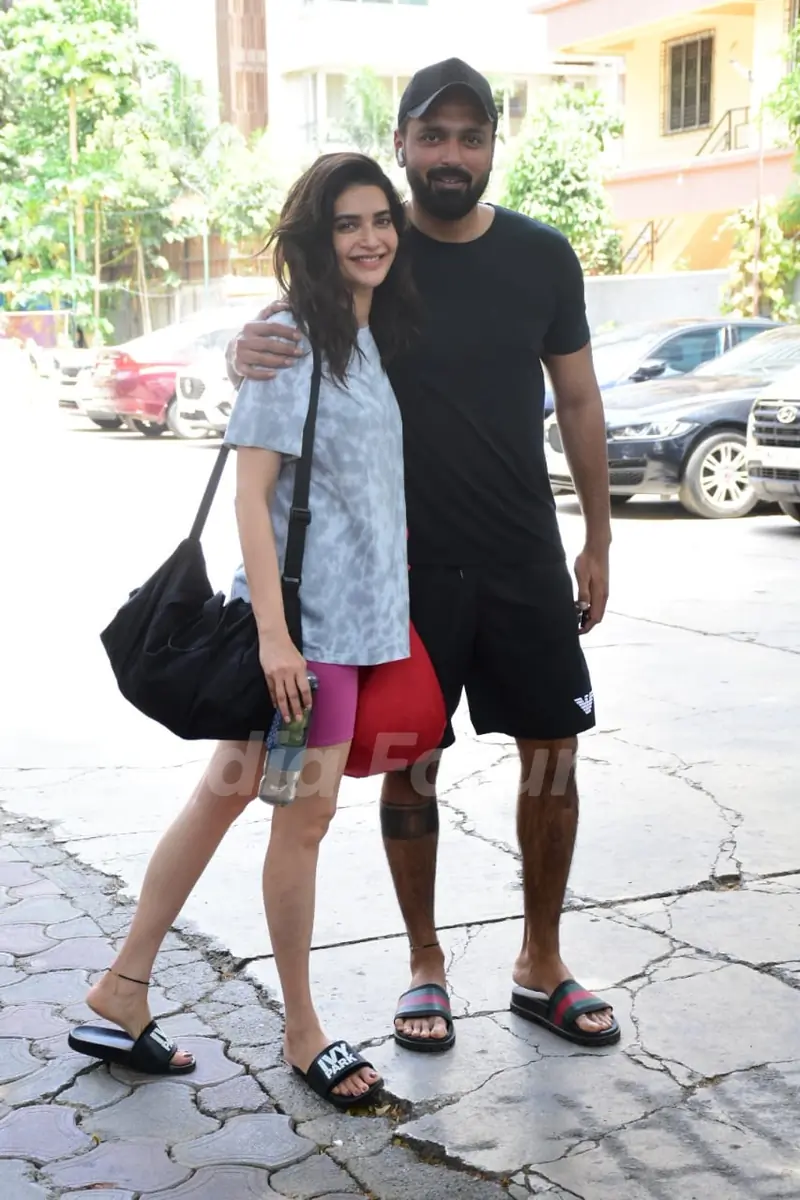 Karishma Tanna and Varun Bangera spotted at Bandra 