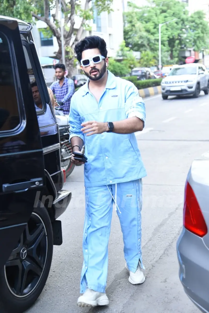 Dheeraj Dhoopar spotted at Juhu