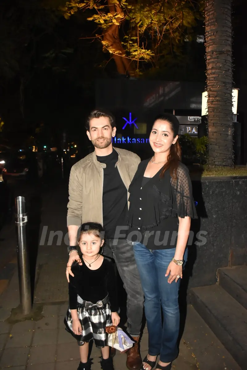 Neil Nitin Mukesh spotted with his family t Bandra
