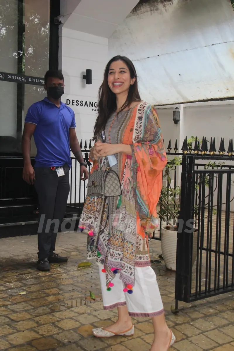 Celebrities clicked in the city 