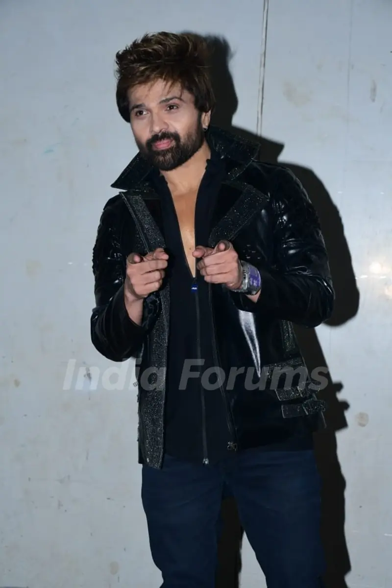 Himesh Reshammiya spotted on the set of Supertar Singer 2