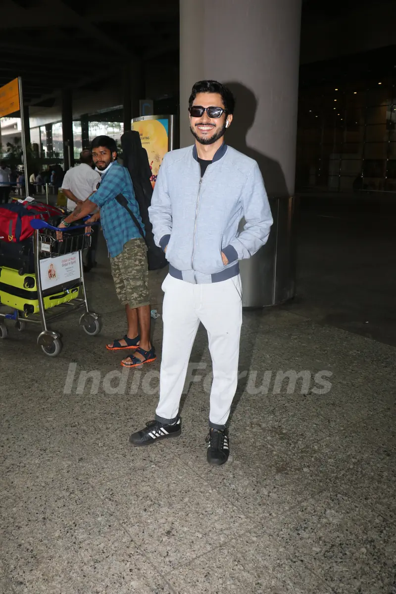 Amol Parashar spotted at the Mumbai airport