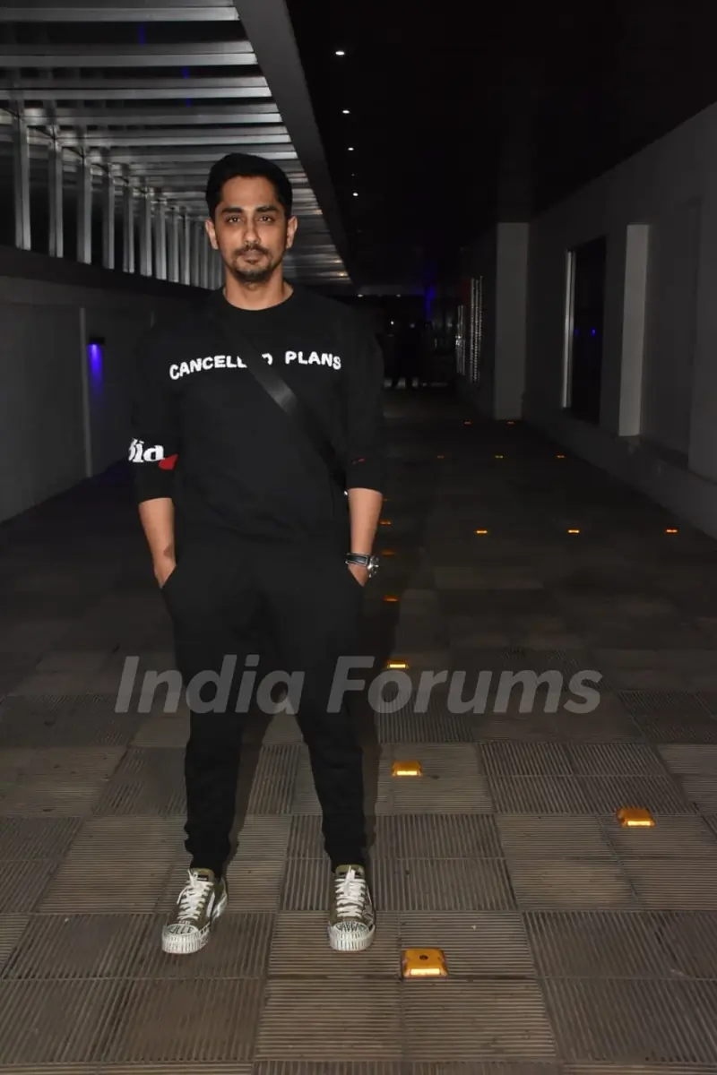 Siddharth clicked at Huma Qureshi birthday bash in Bandra