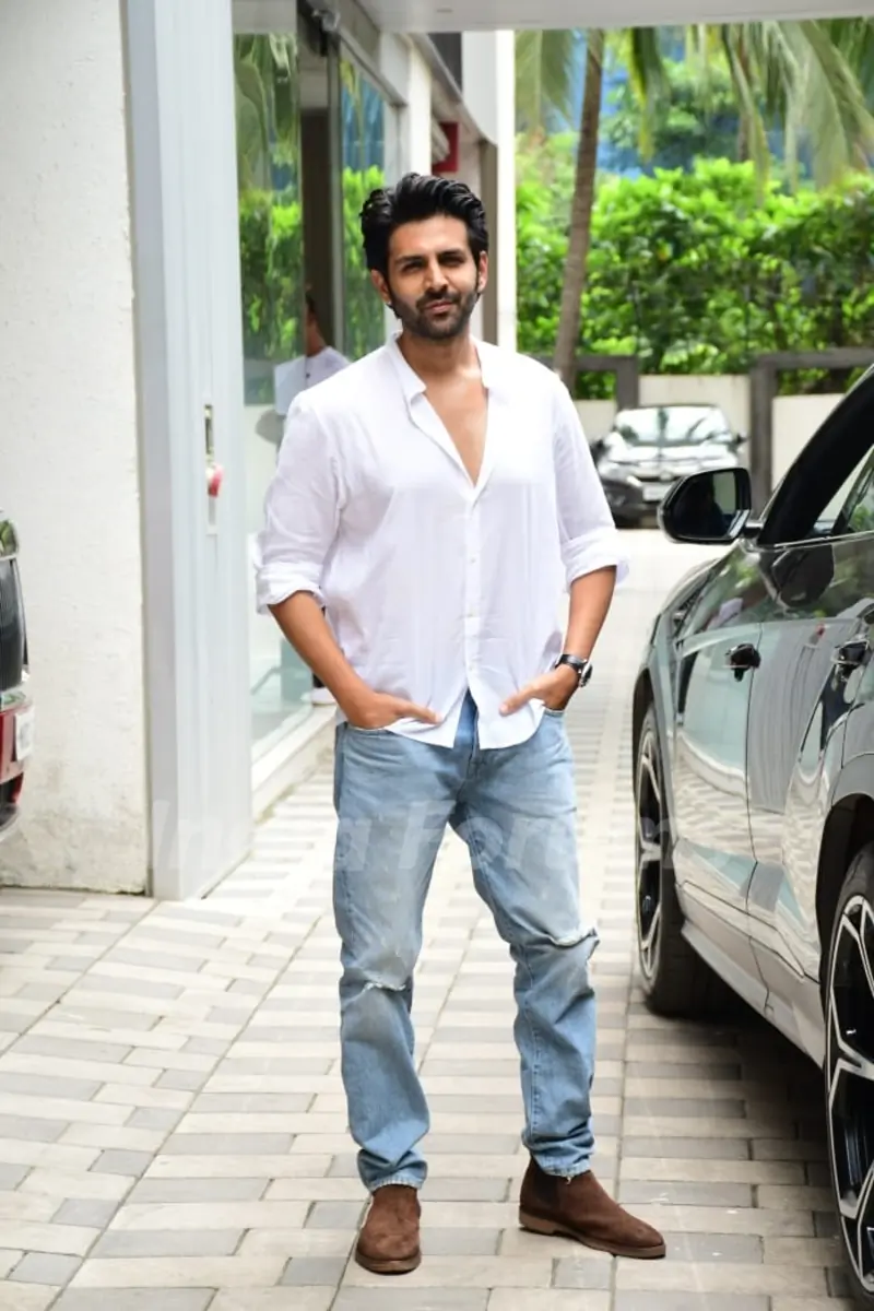 Kartik Aaryan spotted at T-Series office in Andheri
