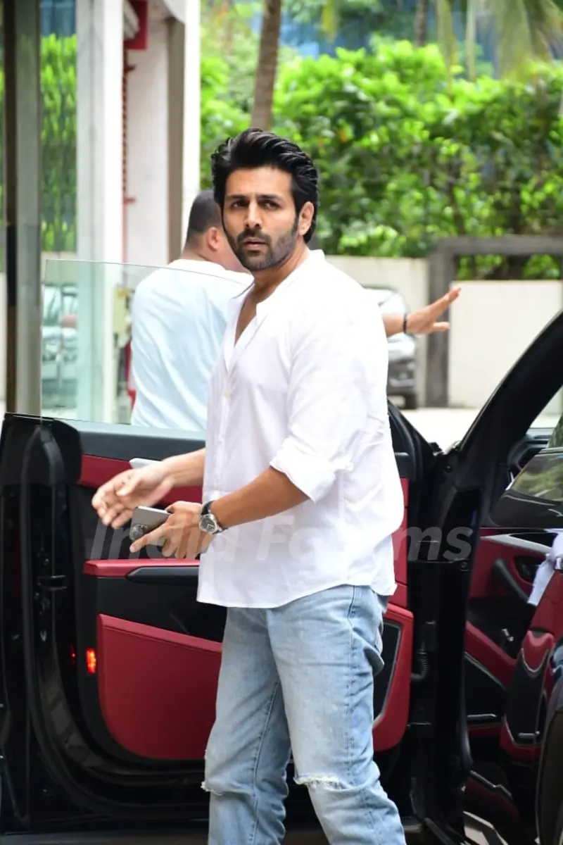 Kartik Aaryan spotted at T-Series office in Andheri
