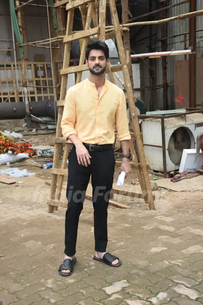 Karan Wahi spotted on set of Channa Mereya