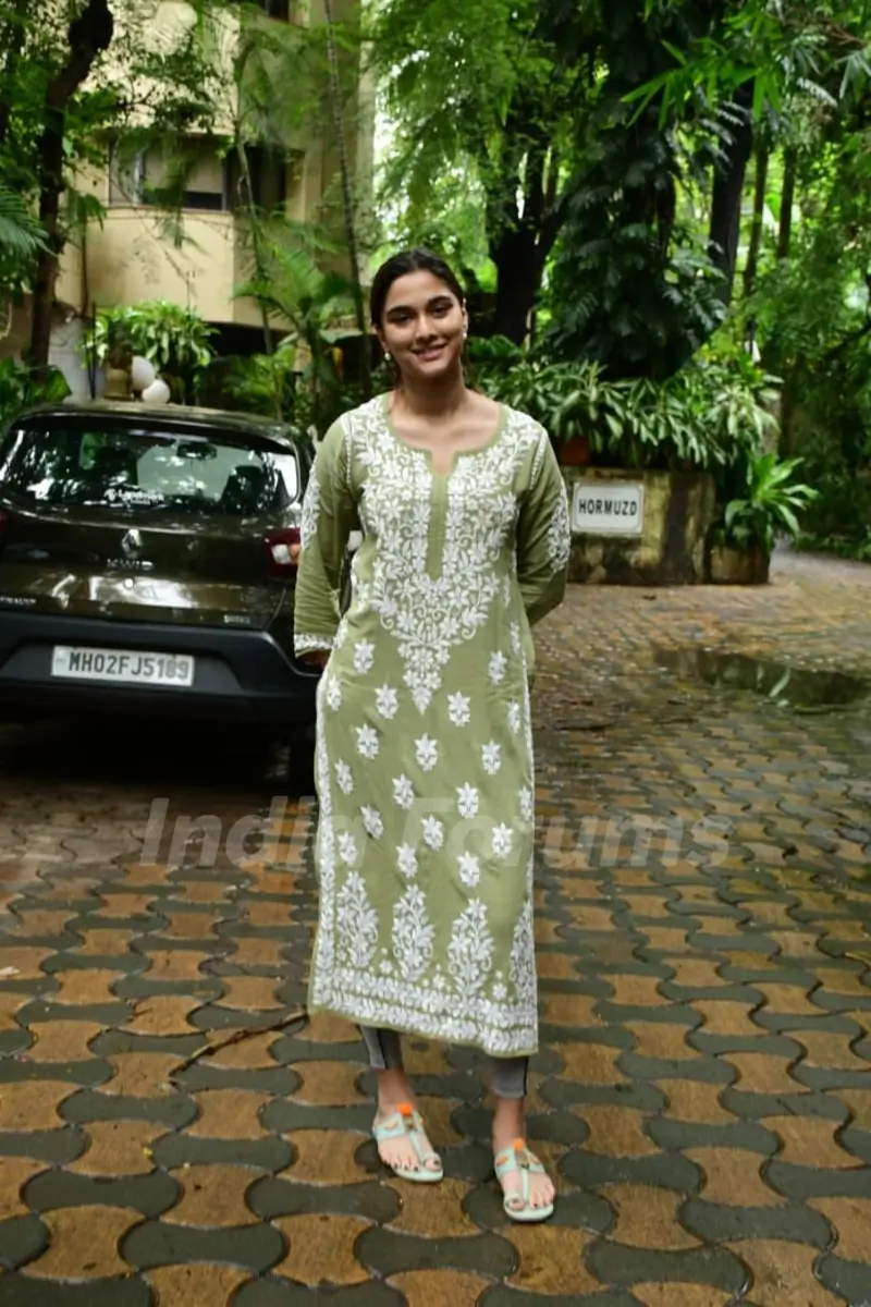 Saiee Manjrekar spotted in Juhu