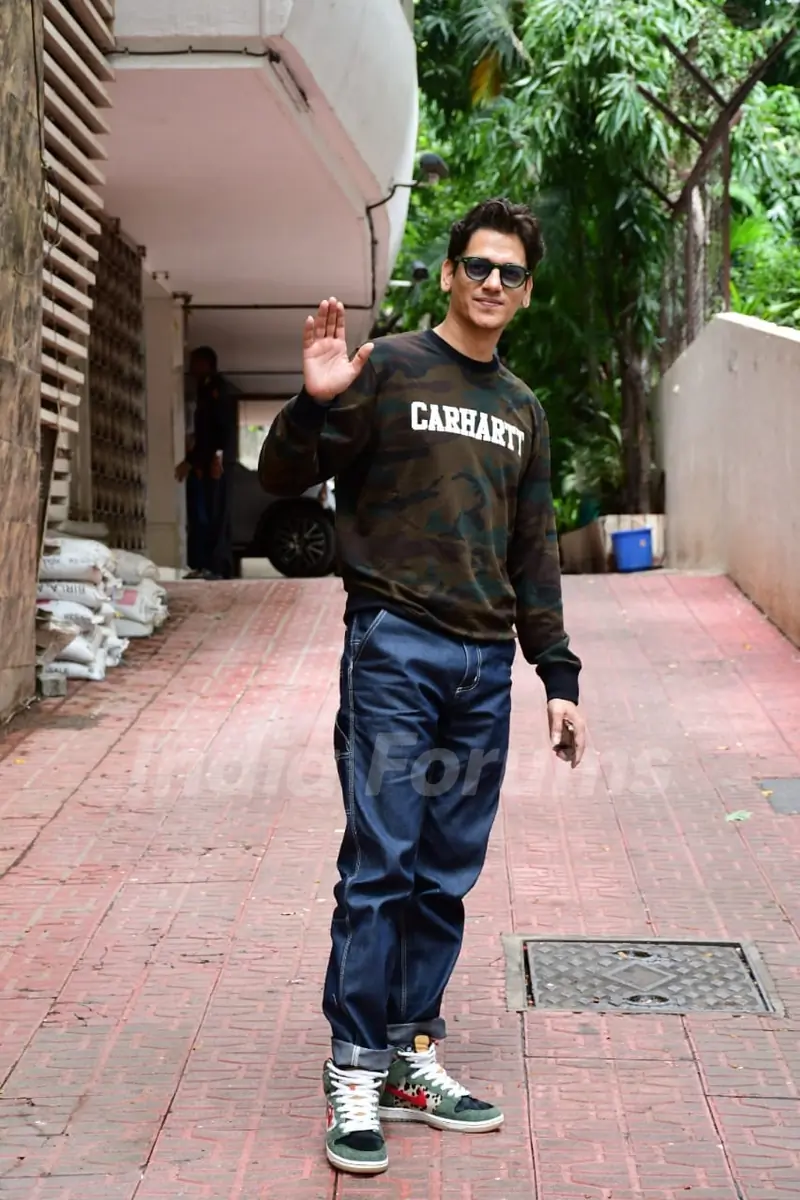 Vijay Varma spotted in Santacruz 