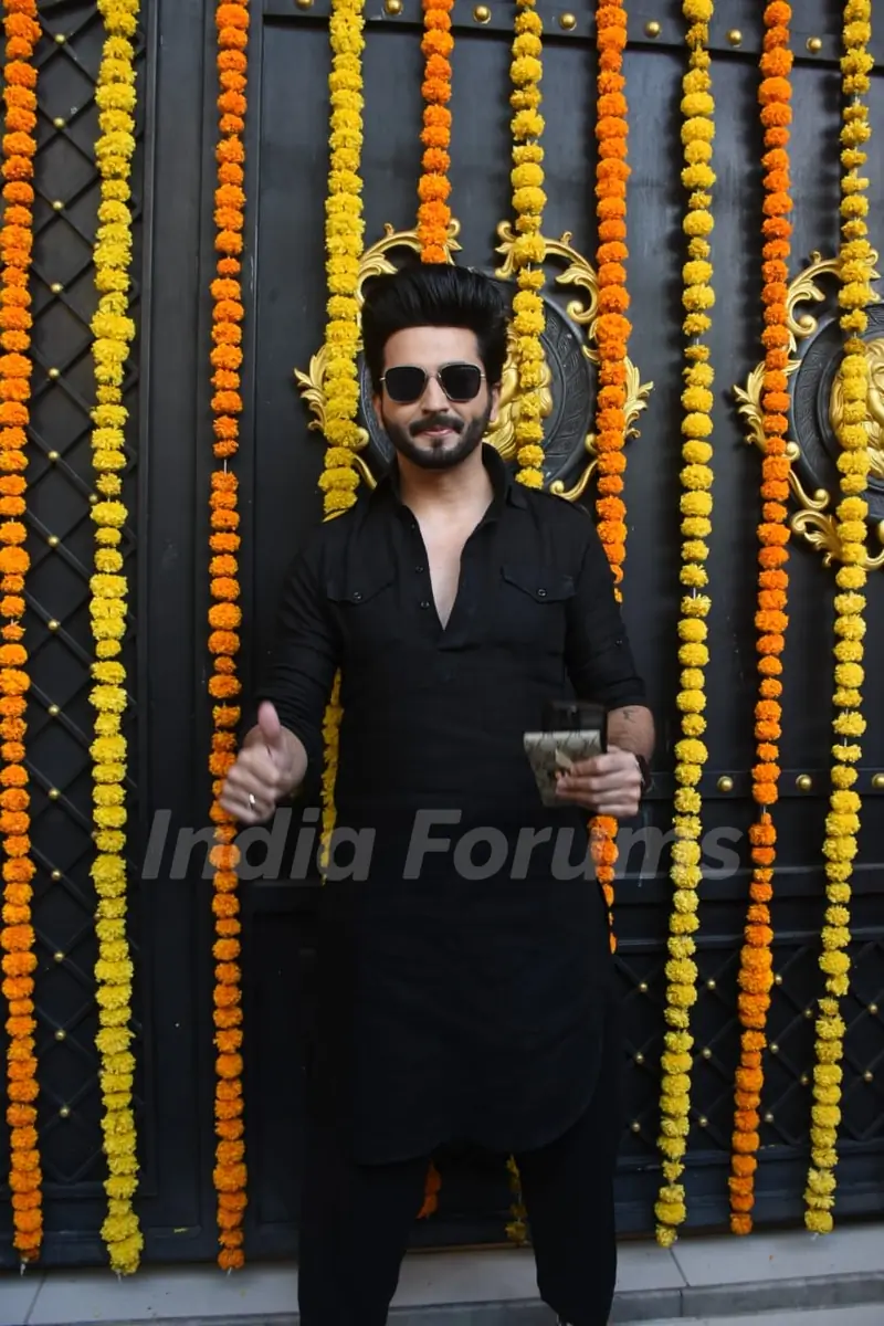 Dheeraj Dhoopar spotted at Ekta Kapoor’s residence for Ganpati darshan 