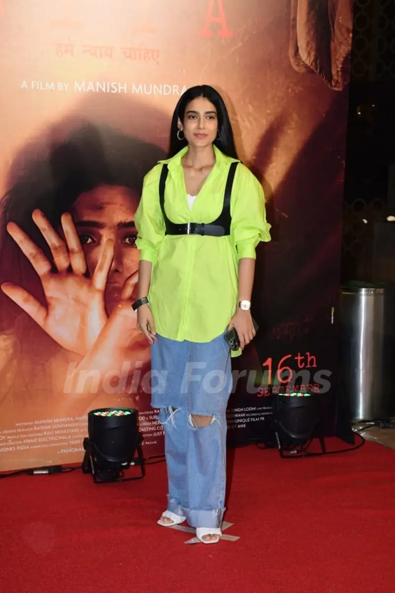 Aakanksha Singh grace the screening of Siya