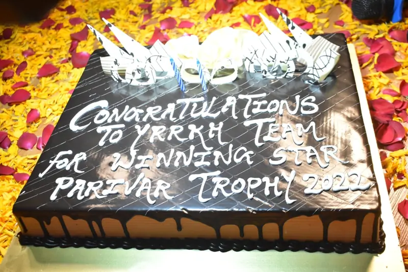 Cake Cutting on the sets of 'Yeh Rishta Kya Kehlata Hai'