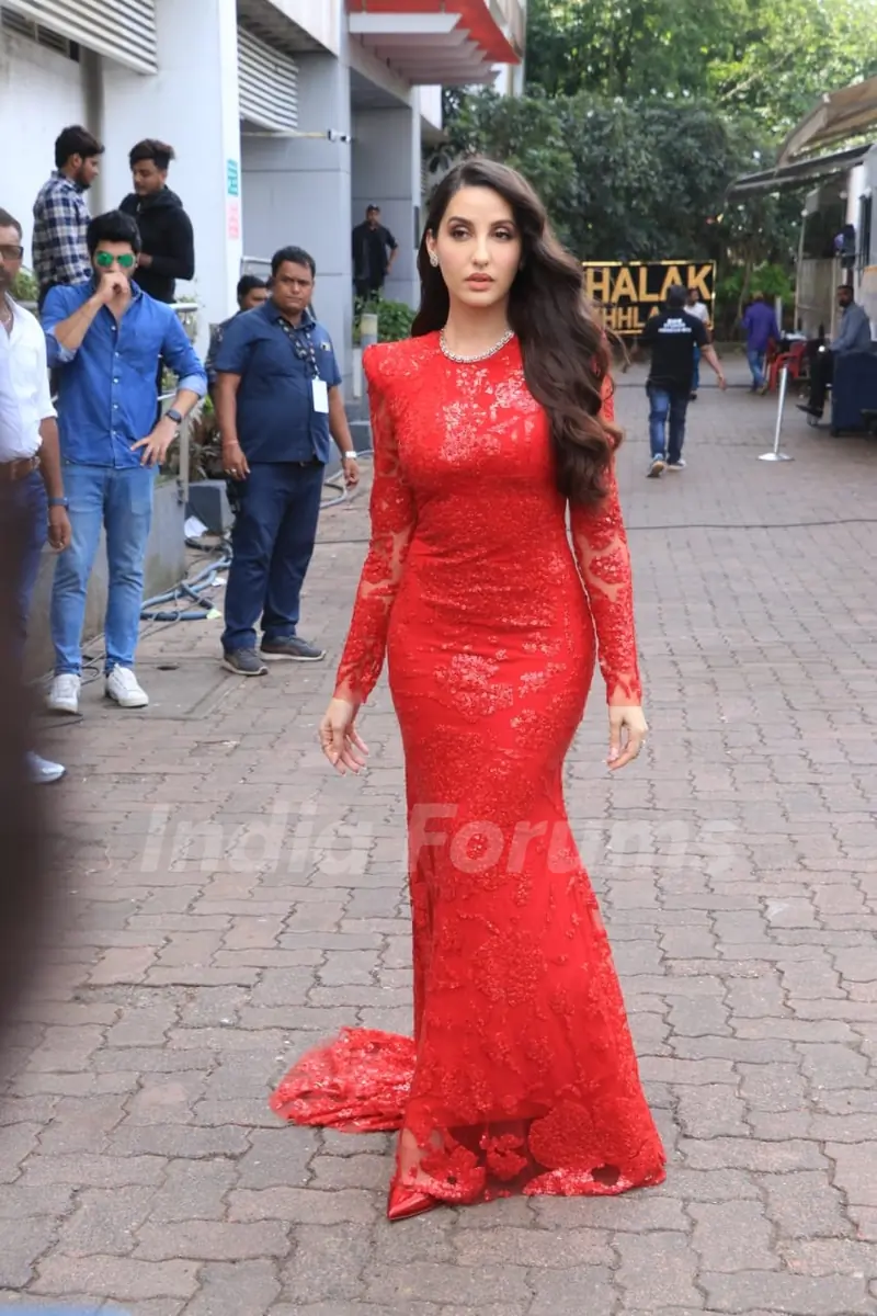 Nora Fatehi snapped on the set of  Jhalak Dikhhla Jaa 10