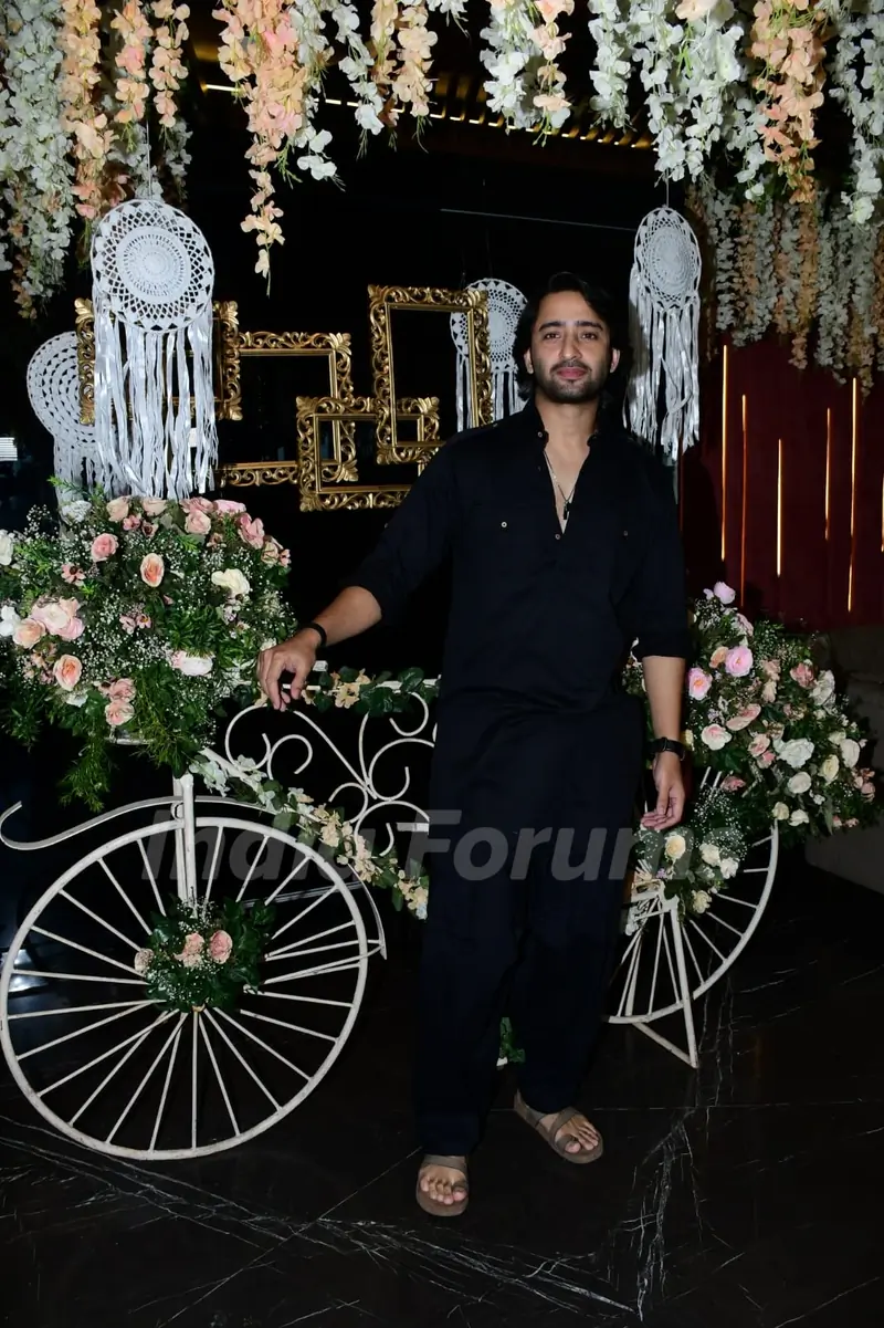 Shaheer Sheikh spotted promoting song Main Tenu Chadh Jaungi 