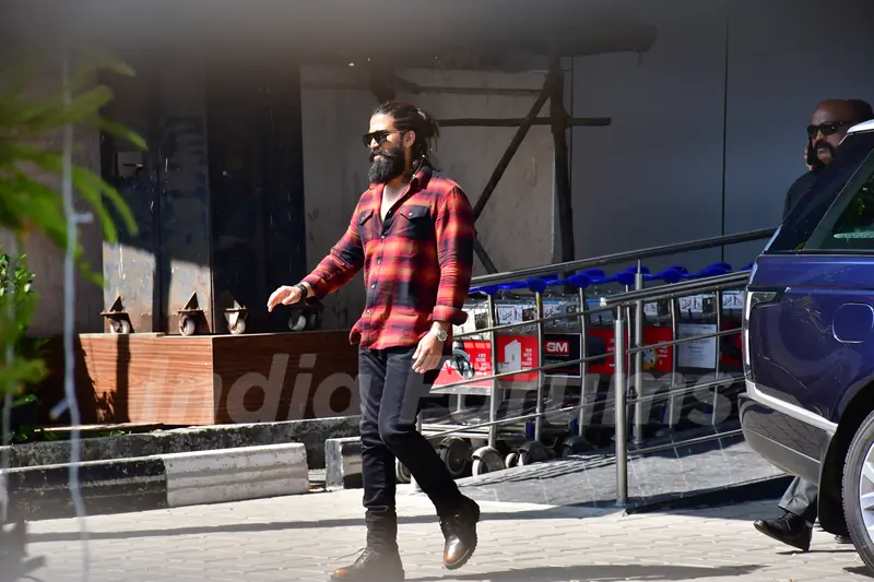 Yash spotted at the Kalina airport