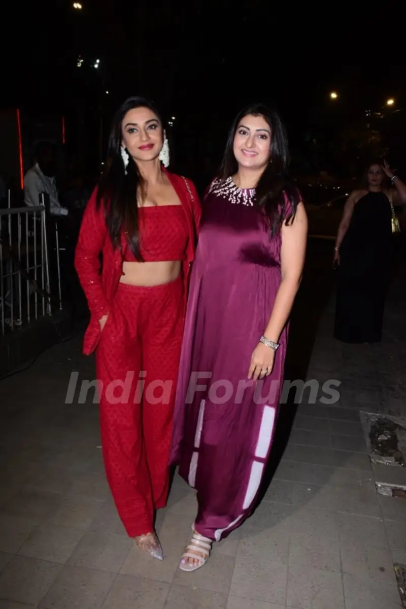 Rati Pandey, Juhi Parmar