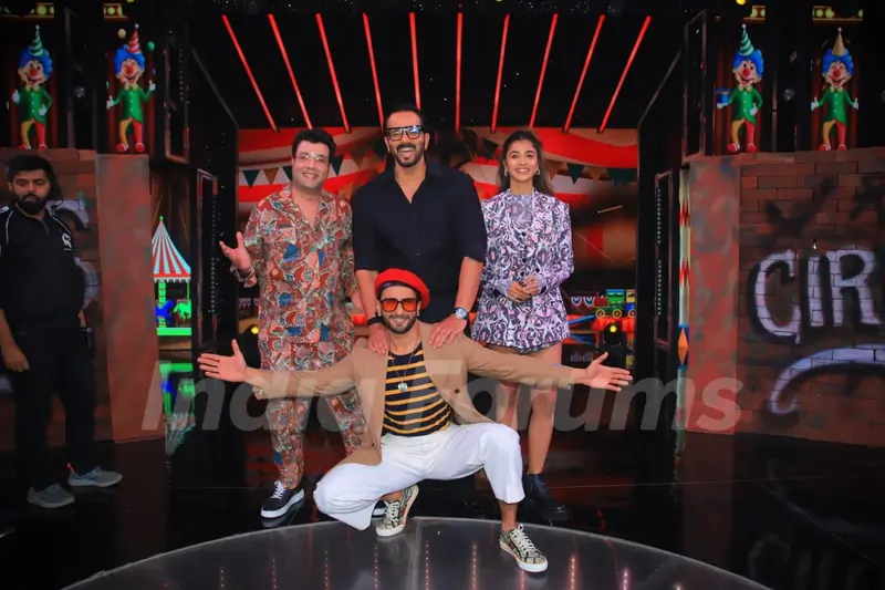 Ranveer Singh, Pooja Hegde, Varun Sharma, Rohit Shetty spotted promoting Cirkus movie on the set of Sa Re Ga Ma Li'l champs