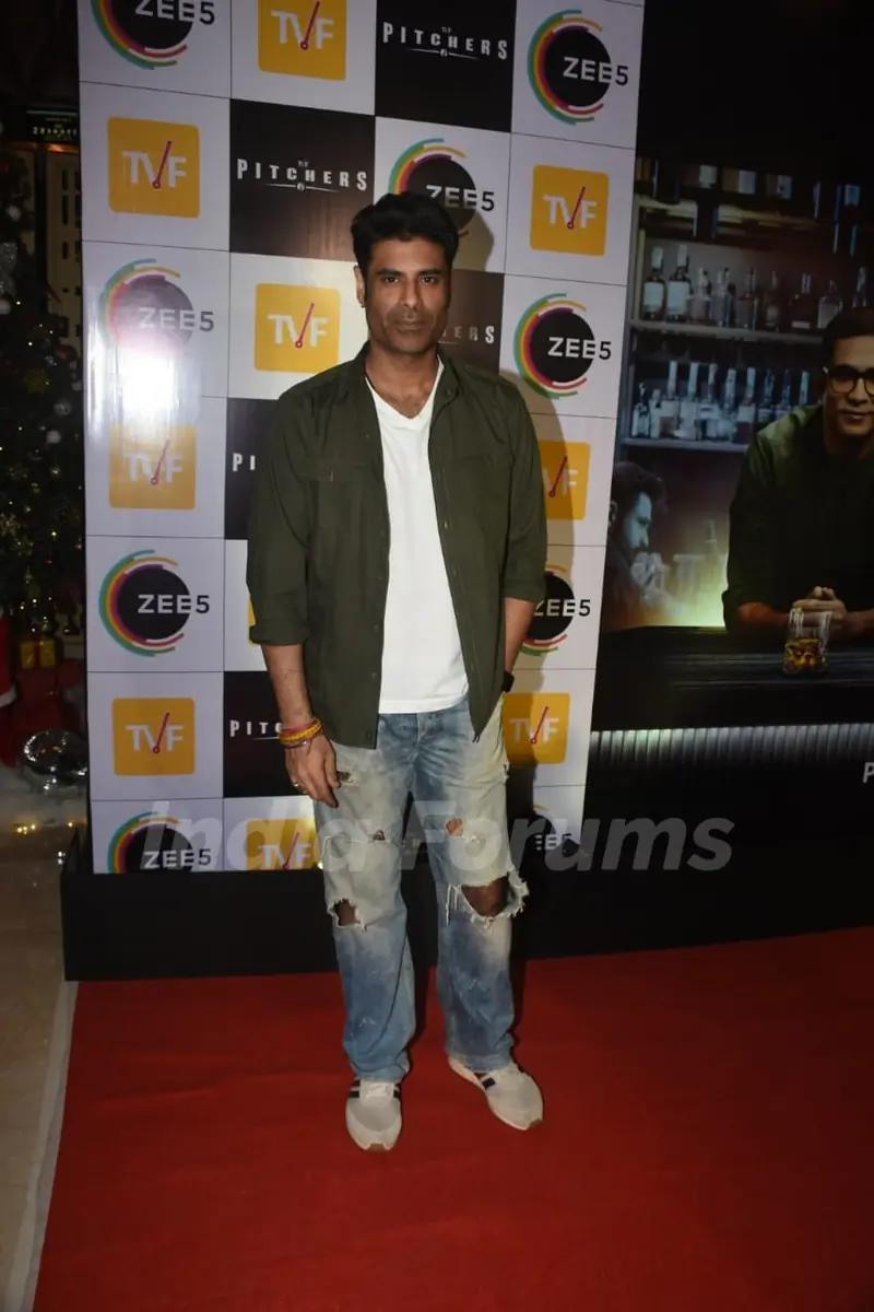  Sikandar Kher grace the screening of Pitchers 2