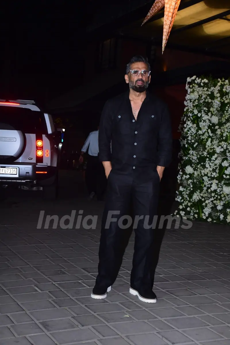 Suniel Shetty spotted at Salman Khan's Birthday Bash 