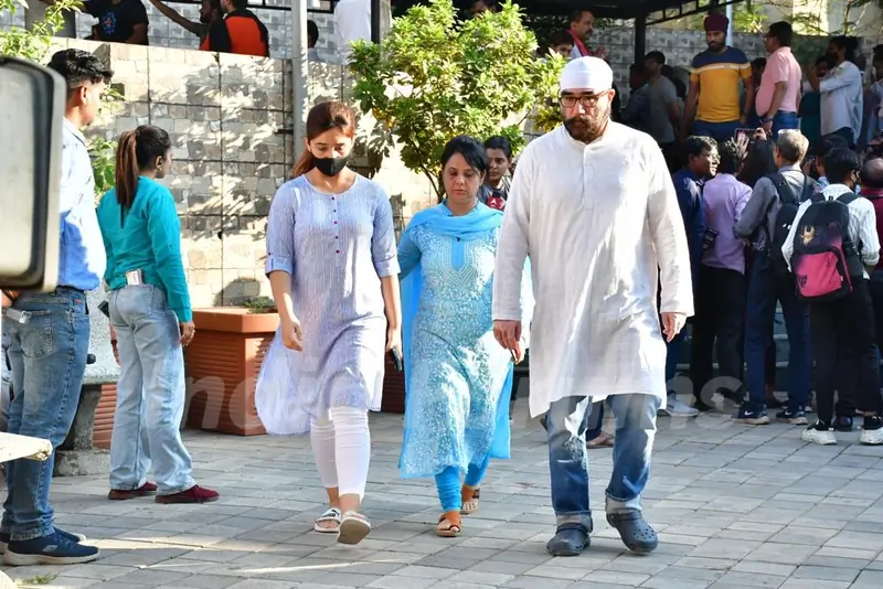 Celebrites spotted Tunisha Sharma's funeral