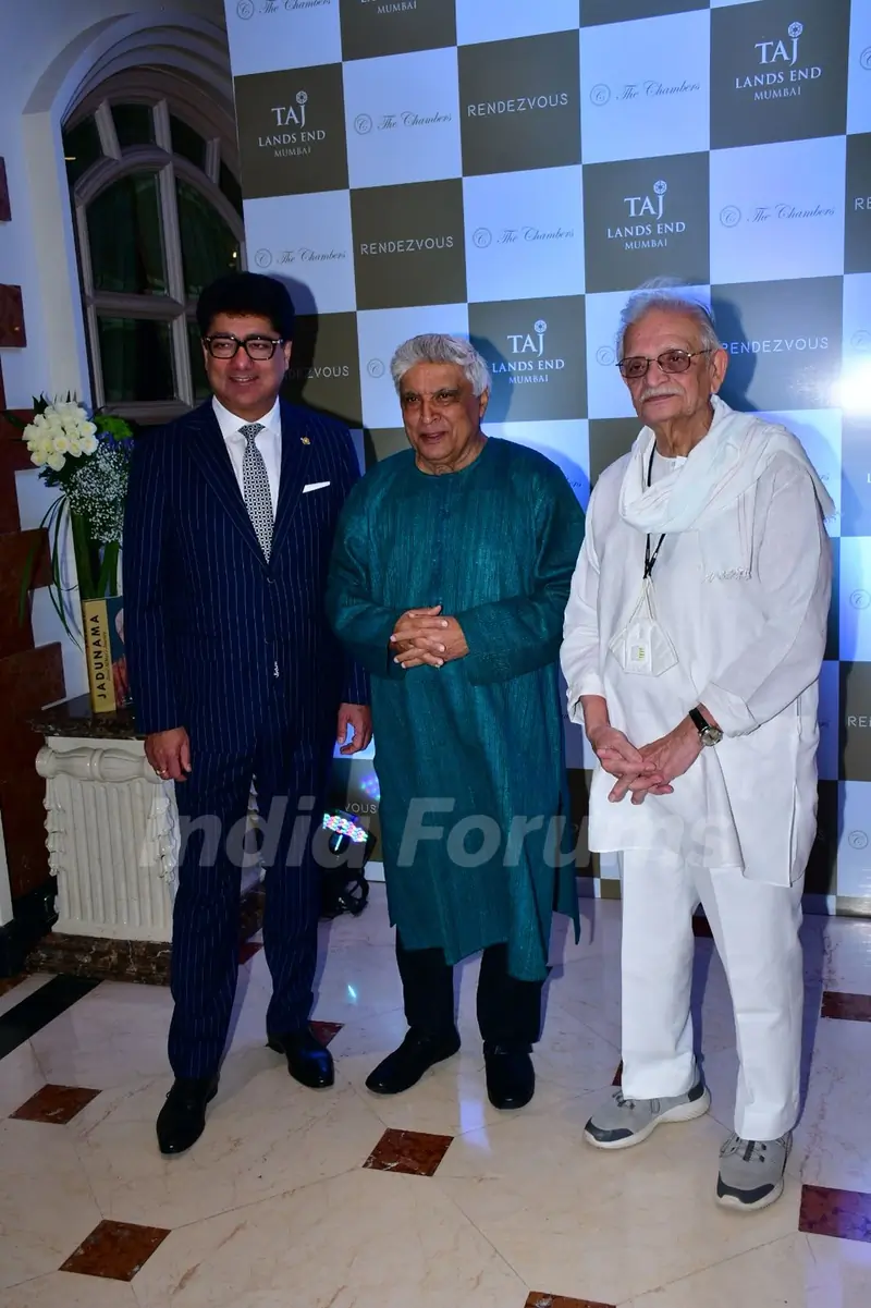 Javed Akhtar, Gulzar