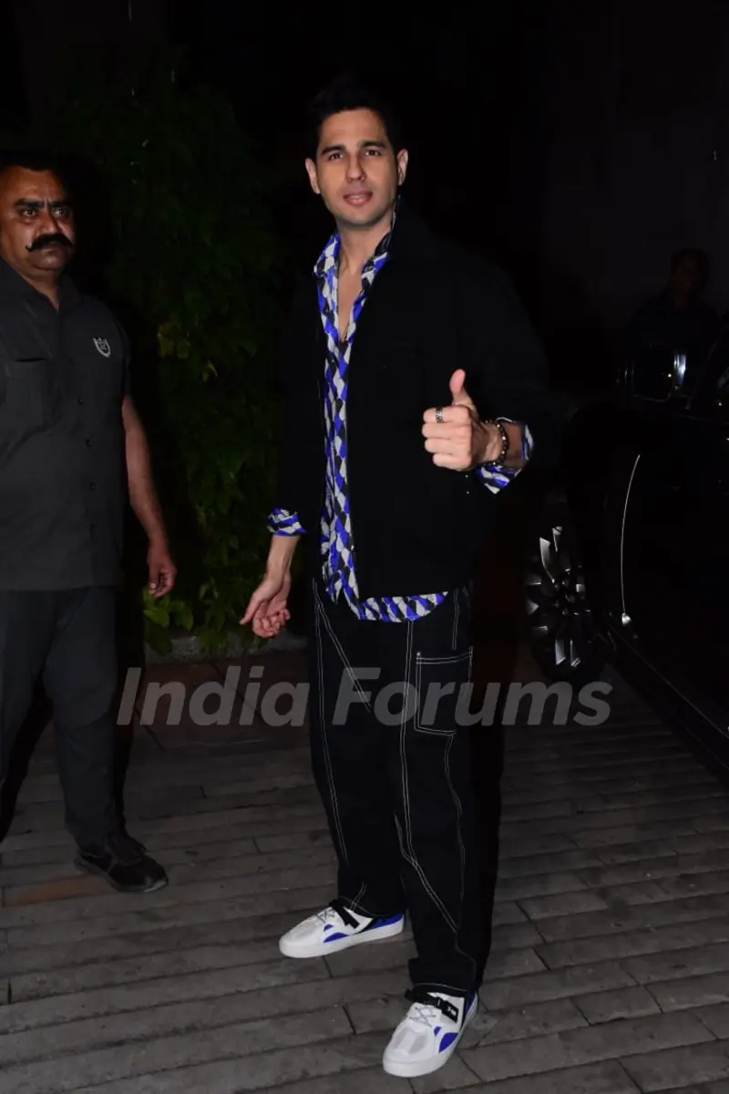 Sidharth Malhotra snapped in Bandra