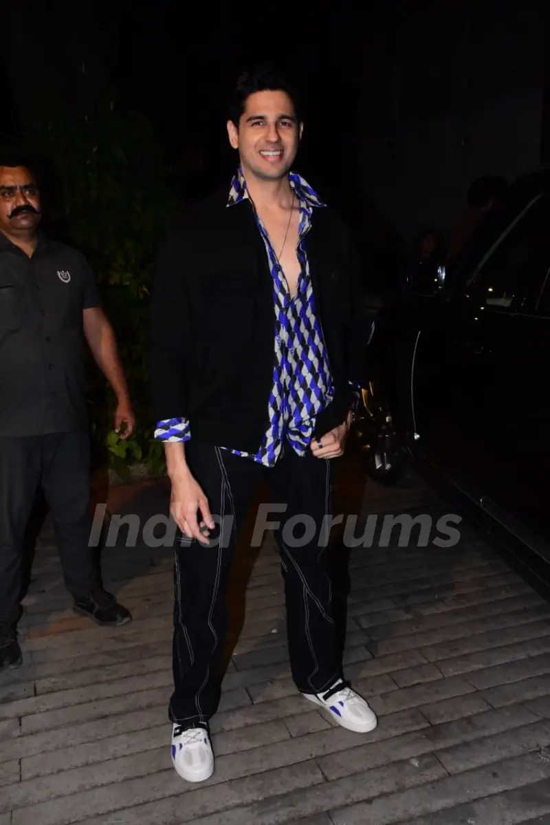 Sidharth Malhotra snapped in Bandra