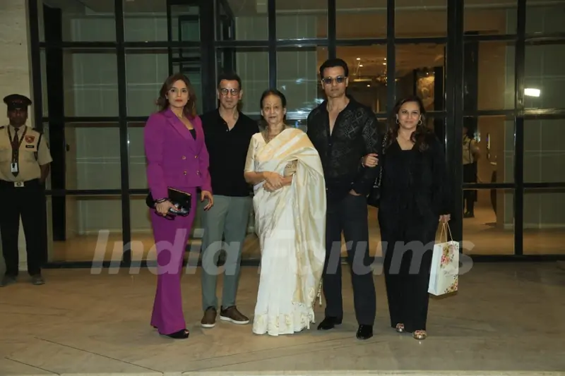 Neelam Singh, Ronit Roy, Dolly Bose Roy, Rohit Roy, Manasi Joshi Roy grace Subhash Ghai’s birthday bash