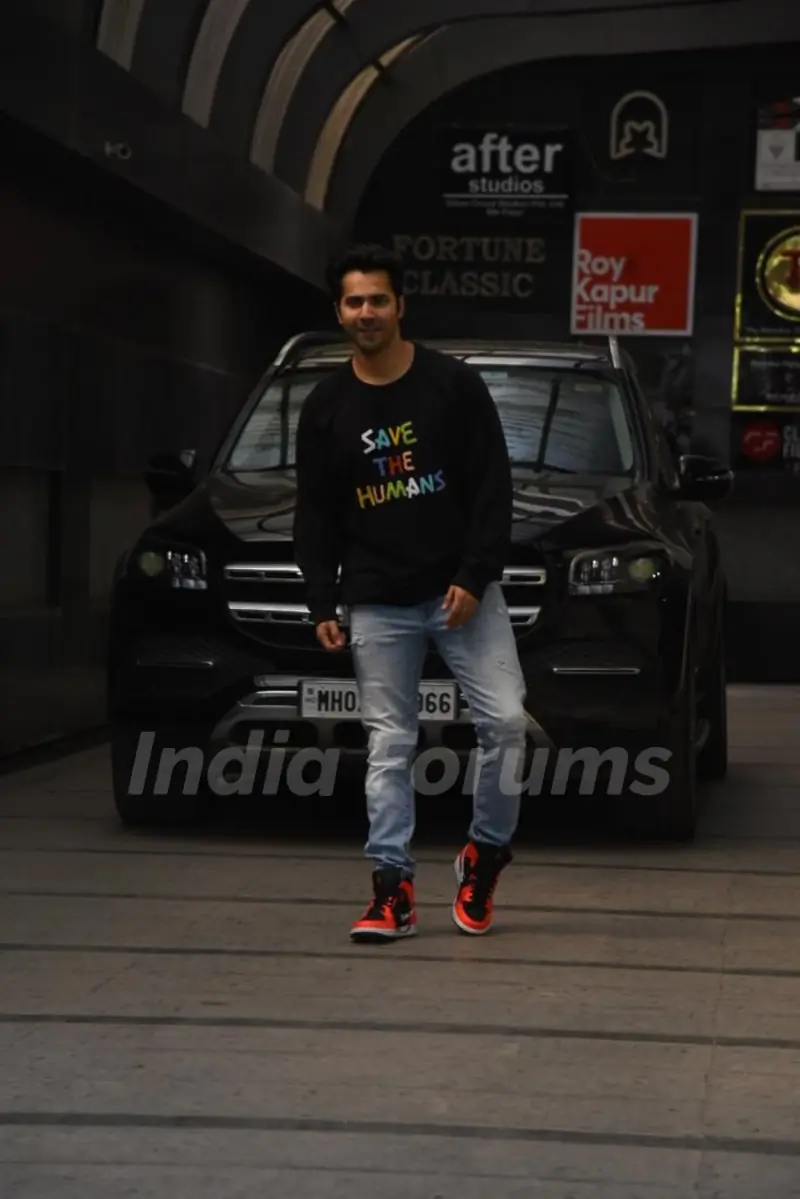 Varun Dhawan snapped at Khar 