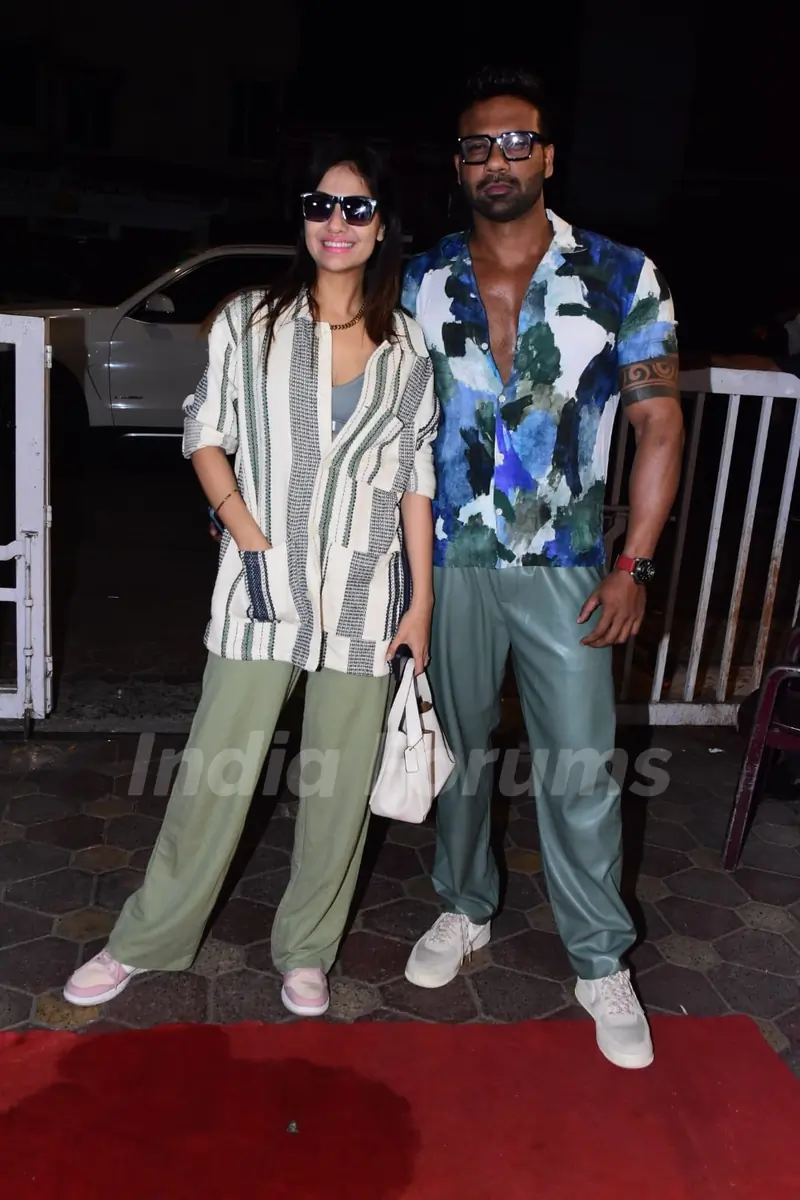 Celebrities snapped in the city 