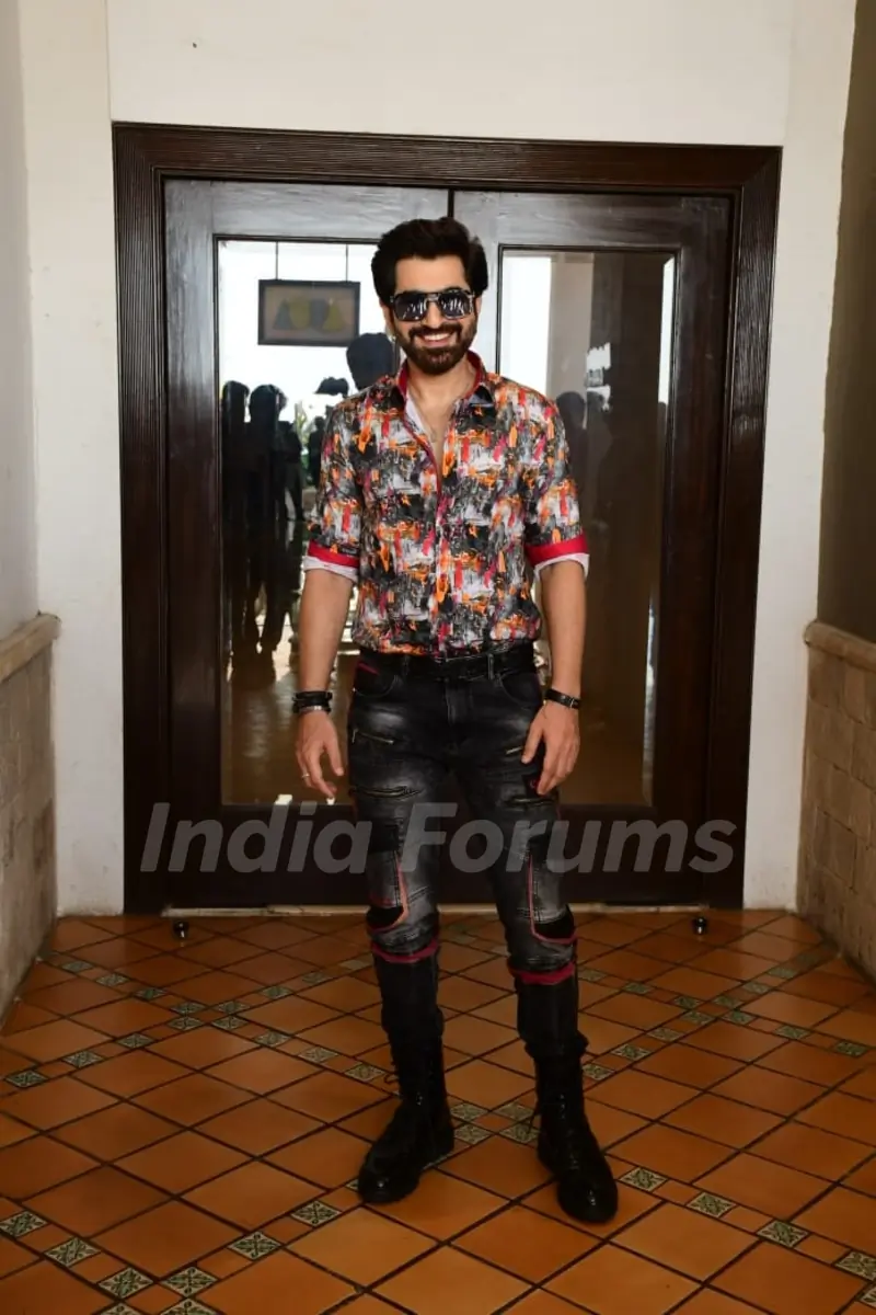 Jeet snapped promoting upcoming film Chengiz