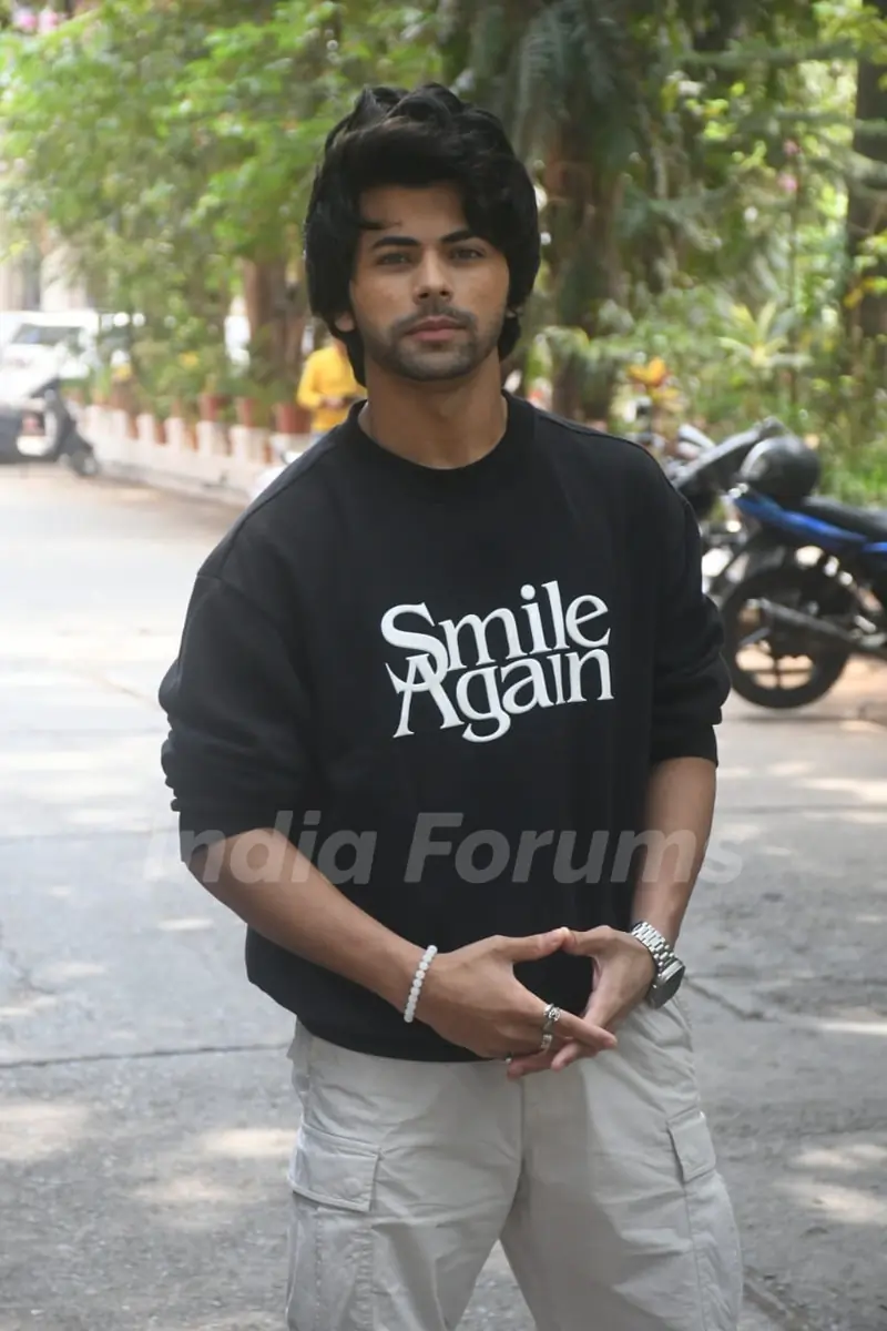 Siddharth Nigam snapped promoting upcoming film Kisi Ka Bhai Kisi Ki Jaan at Mehboob studion in Bandra 