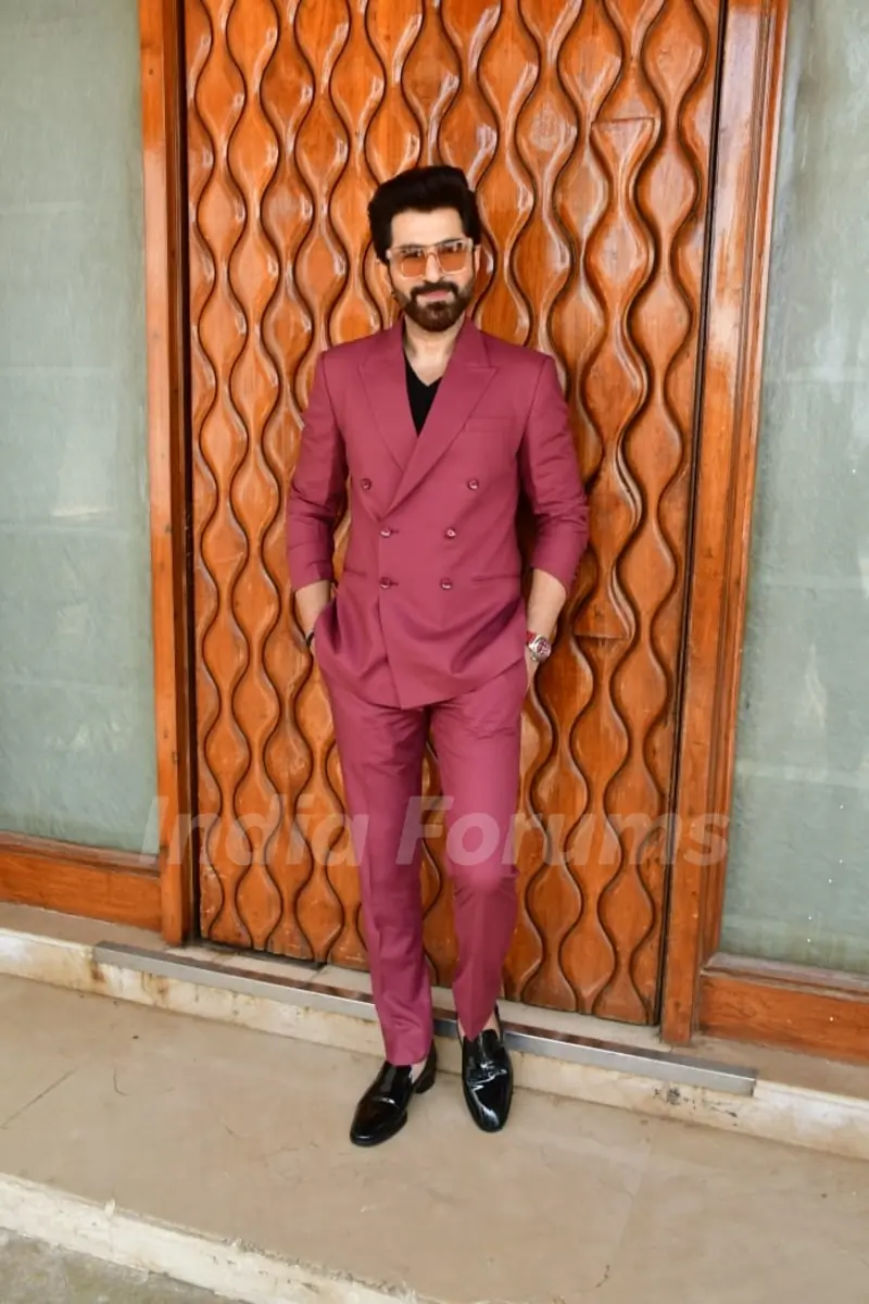 Jeet snapped promoting upcoming film Chengiz