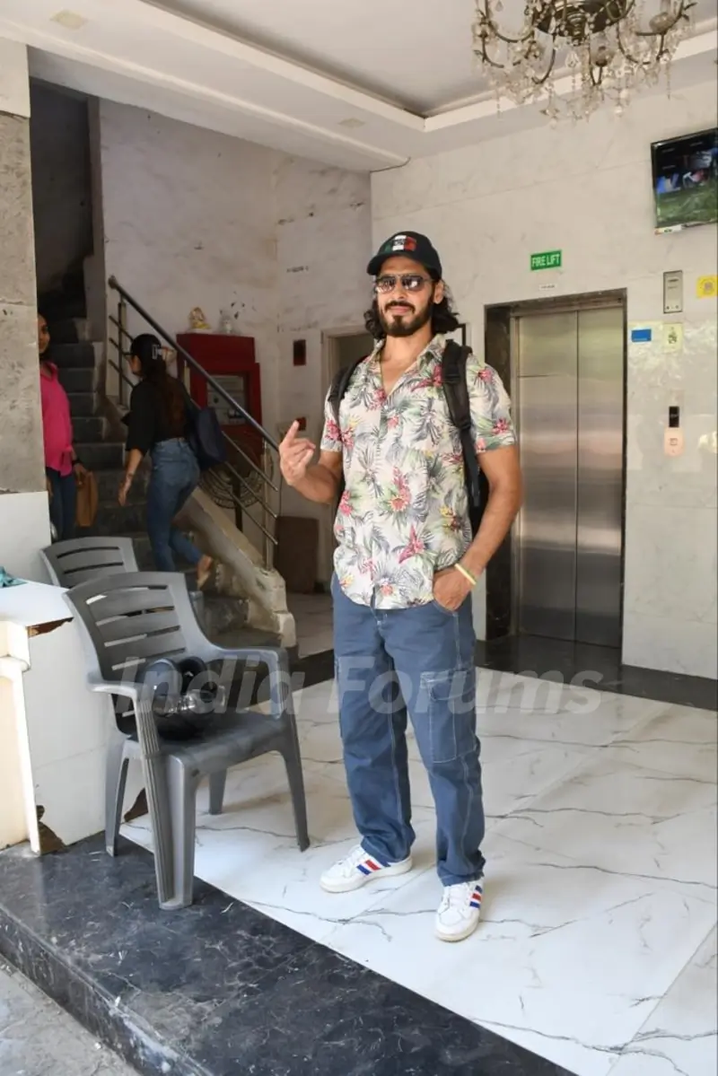 Dino Morea snapped in the city