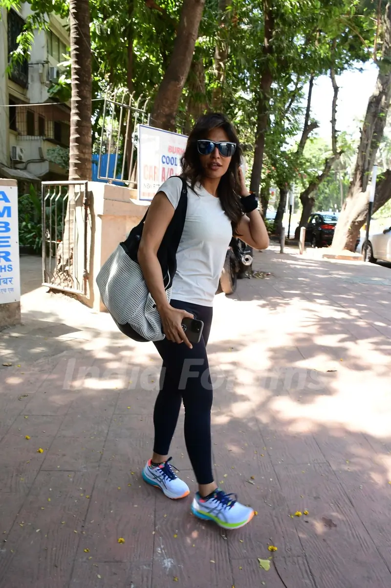 Chitrangada Singh snapped in Juhu