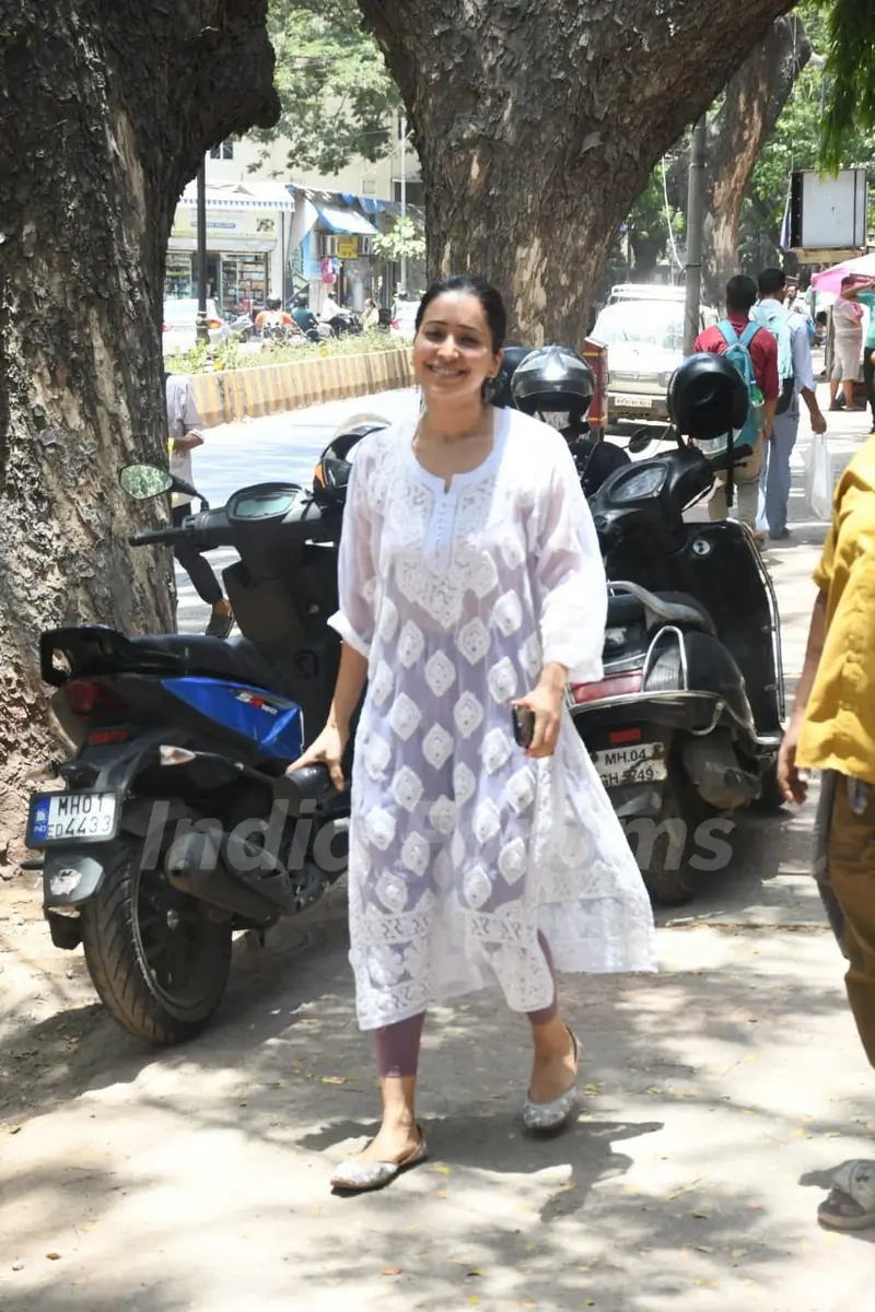 Asha Negi snapped in Bandra 